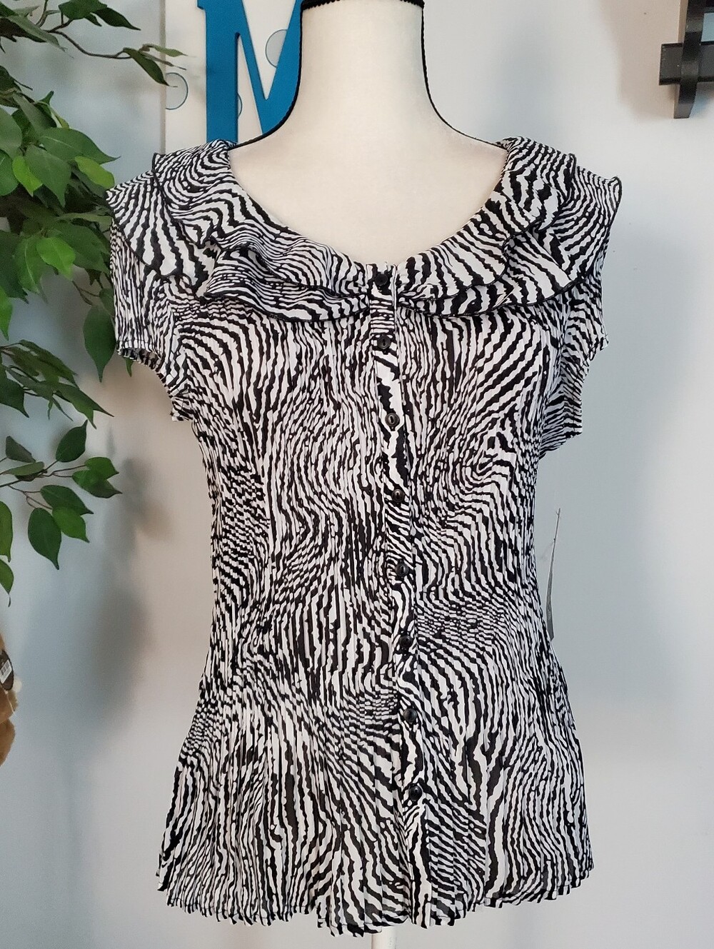 ESSENTIALS BY MILANO NWT Zebra Print Accordion Pleated L